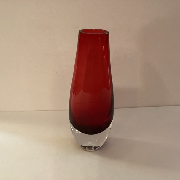 Ruby red vase clear heavy bottom 8 1/2” - Picture 2 of 8